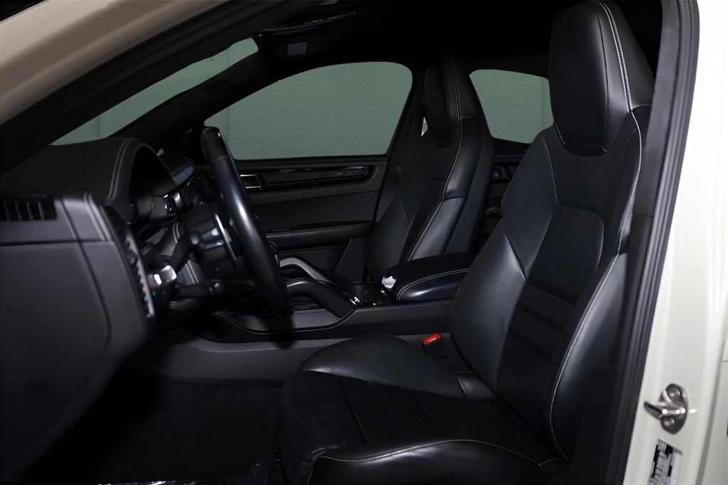 Used 2023 Porsche Cayenne Turbo GT image 2