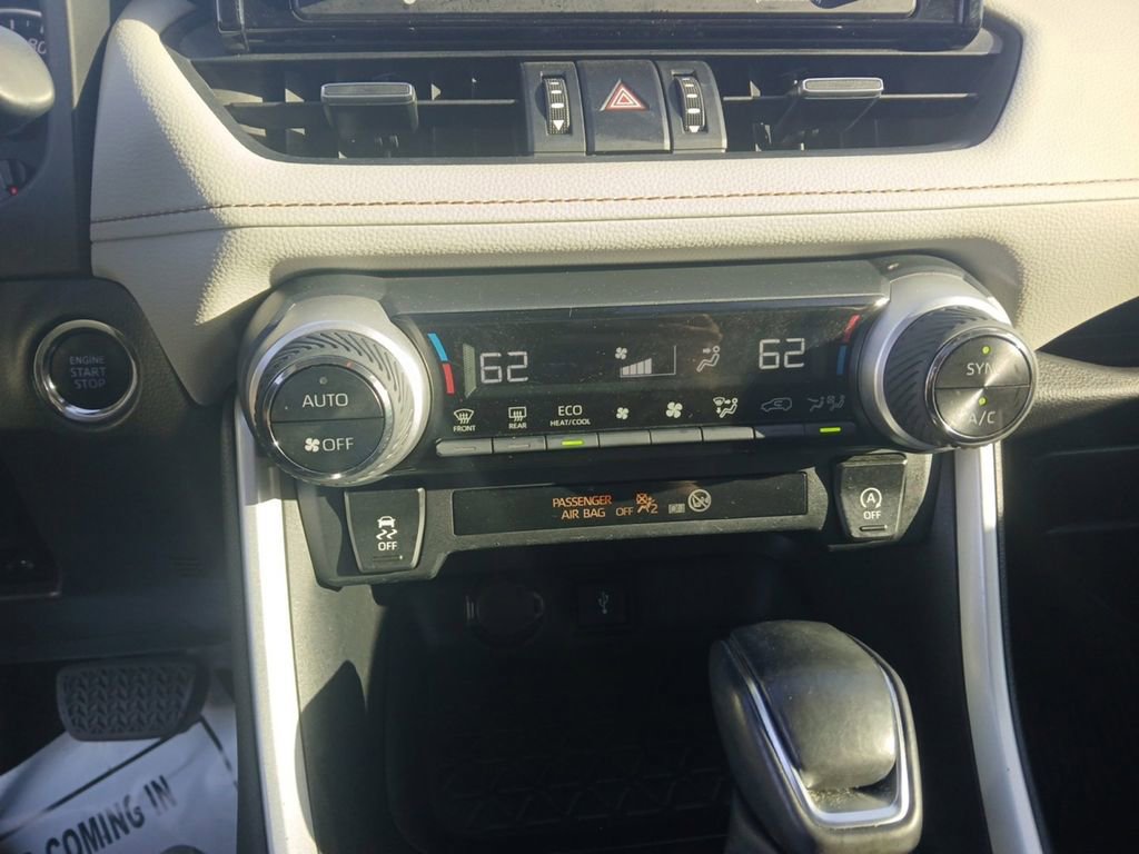 Used 2021 Toyota RAV4 XLE Premium image 22