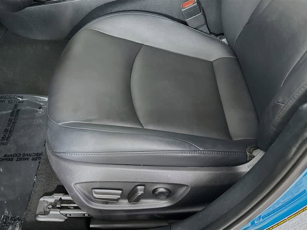 Used 2018 Toyota Prius Prime Advanced w/ Carpet Mat Package FWD image 28