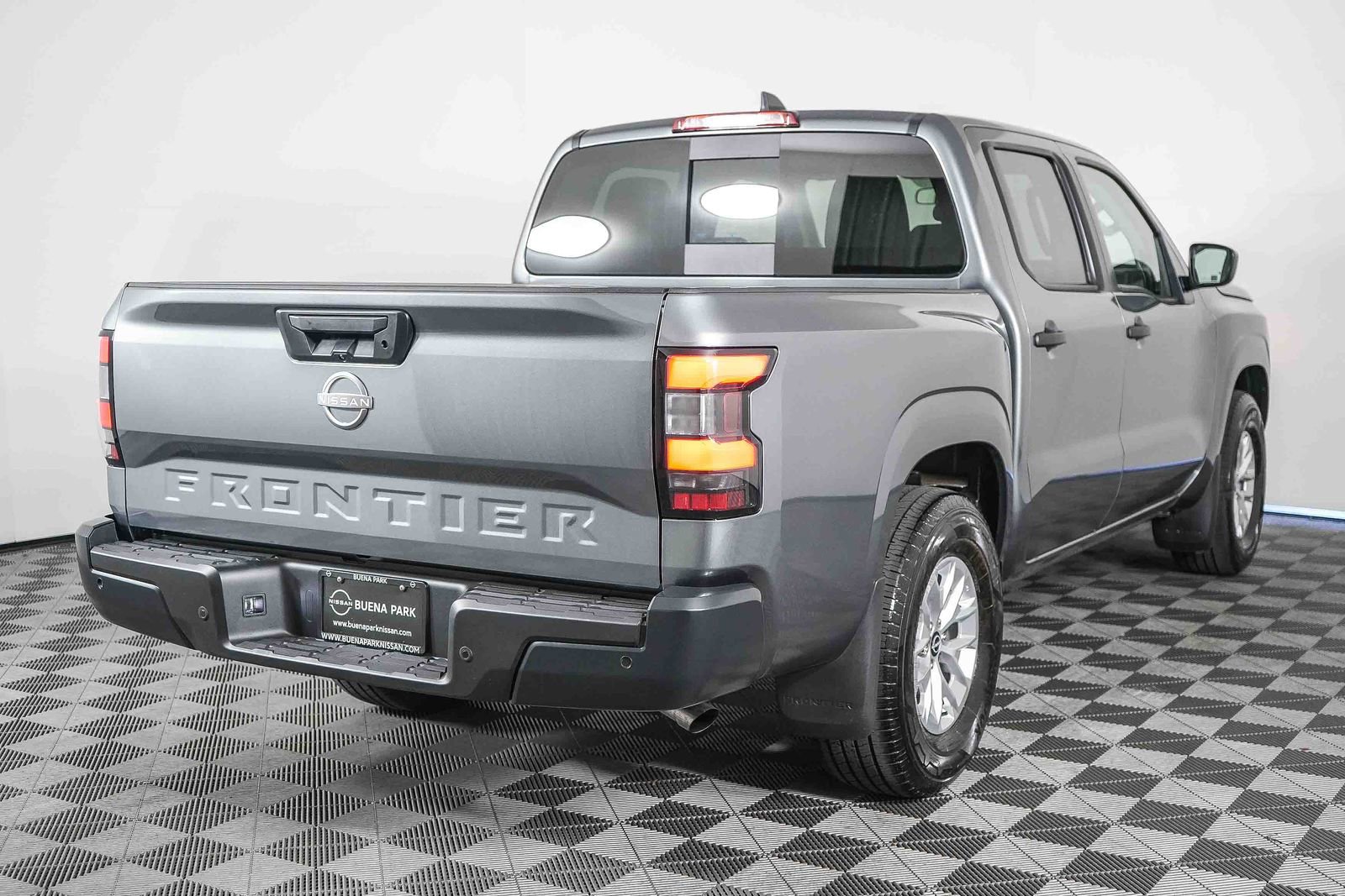 Certified 2025 Nissan Frontier S image 8