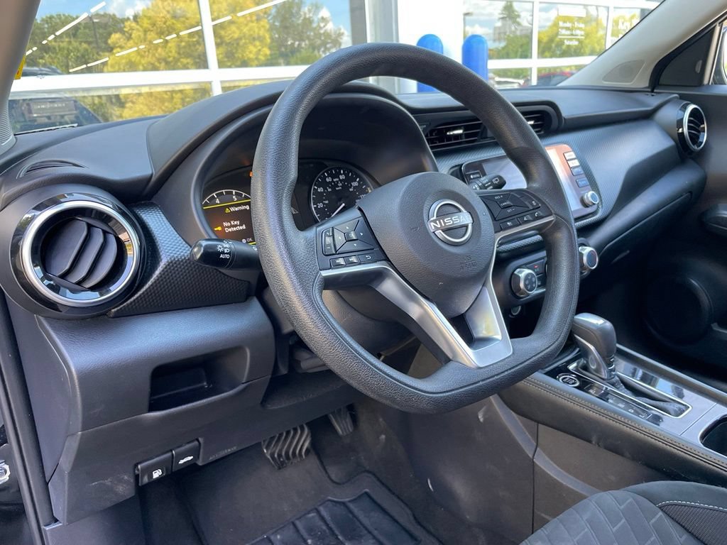 Used 2023 Nissan Kicks SV FWD image 10