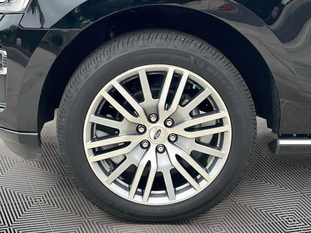 Used 2022 Ford Expedition Max Platinum AWD/4WD image 11