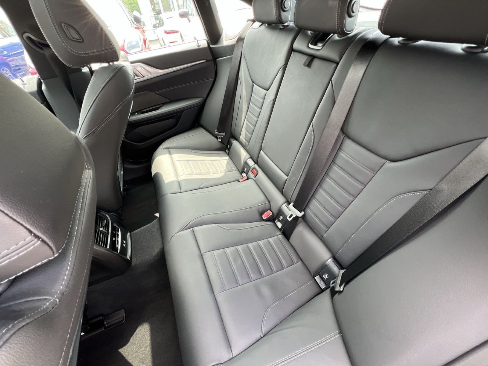 Used 2024 BMW i4 eDrive35 w/ Premium Package RWD image 5