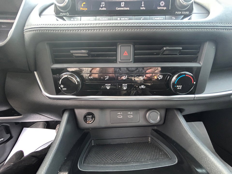 Used 2025 Nissan Rogue S image 18