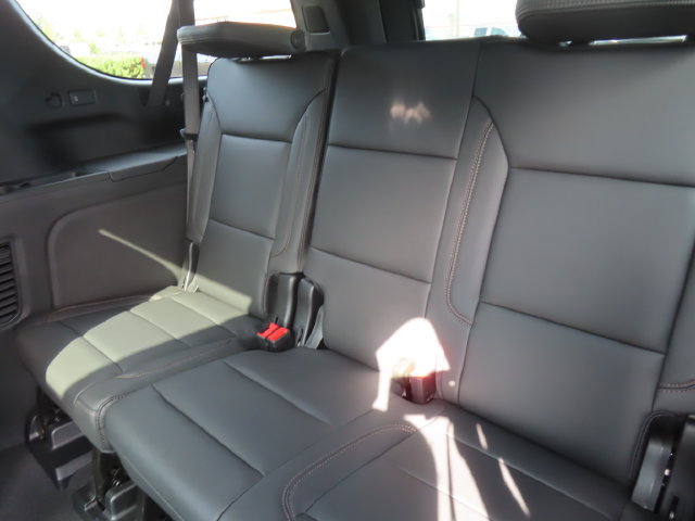 Used 2026 Chevrolet Suburban High Country AWD/4WD image 43