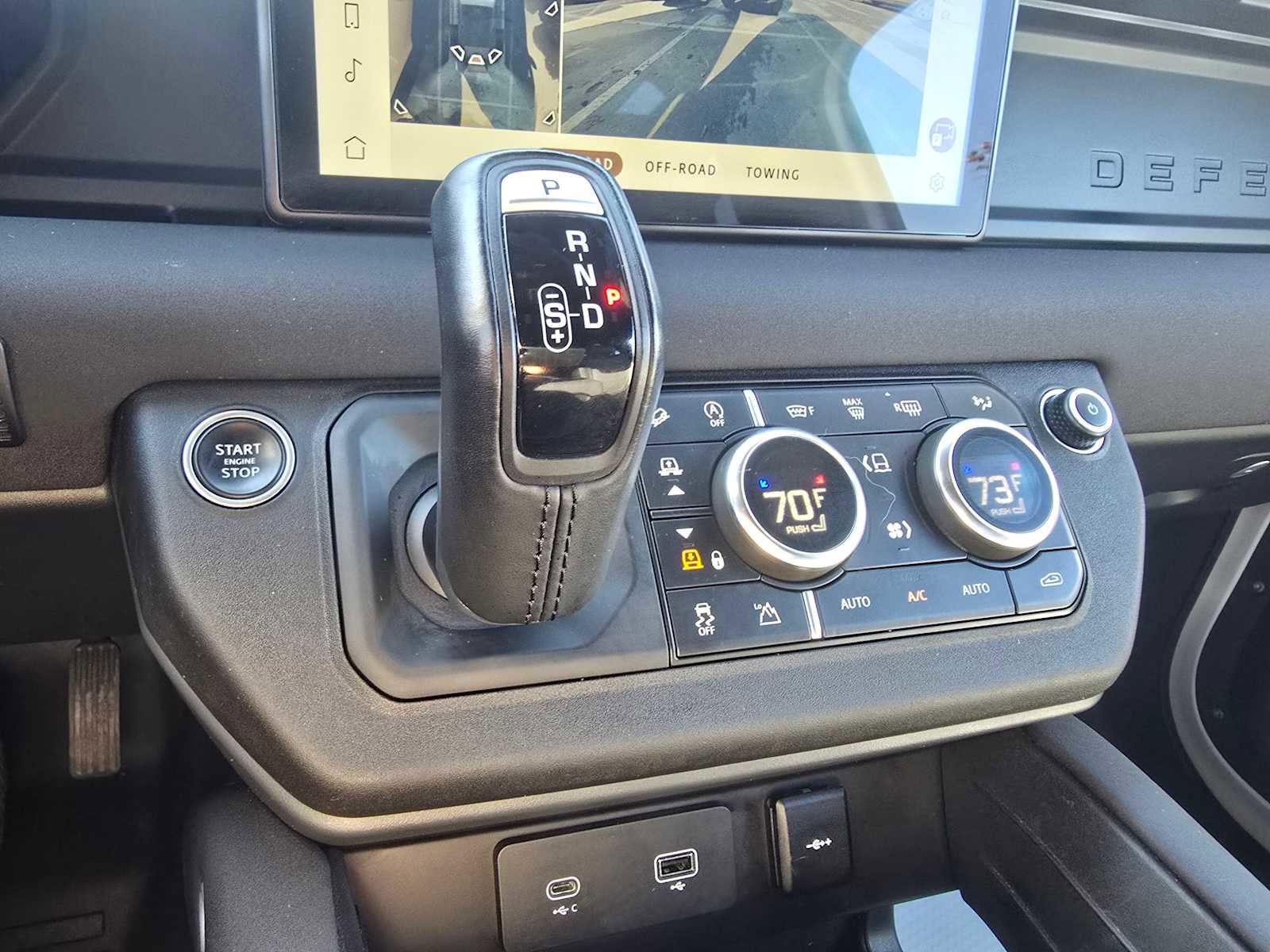 Used 2023 Land Rover Defender 90 X-Dynamic SE image 24