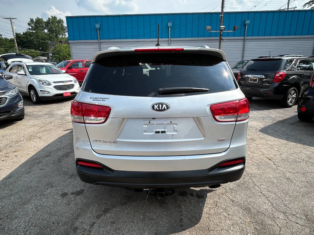 Used 2017 Kia Sorento FWD image 11