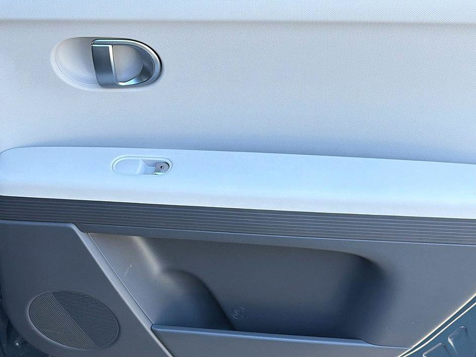 Used 2023 Hyundai Ioniq 5 SE image 25