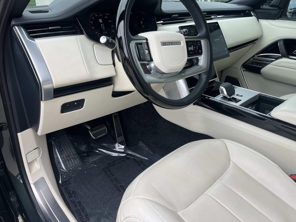 Certified 2024 Land Rover Range Rover Autobiography AWD/4WD image 11
