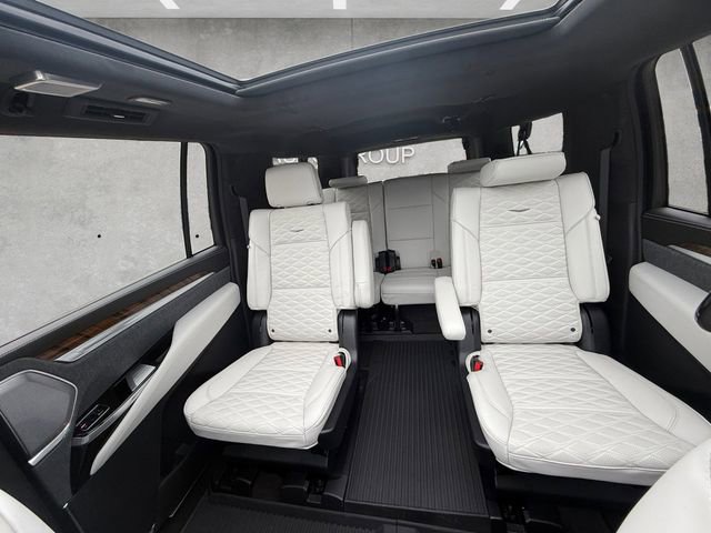 Used 2025 Cadillac Escalade ESV Premium Luxury Platinum w/ LPO, Floor Liner Package AWD/4WD image 22