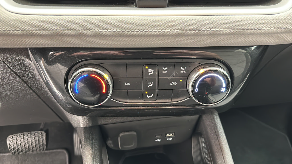 Used 2024 Chevrolet TrailBlazer LT AWD/4WD image 18