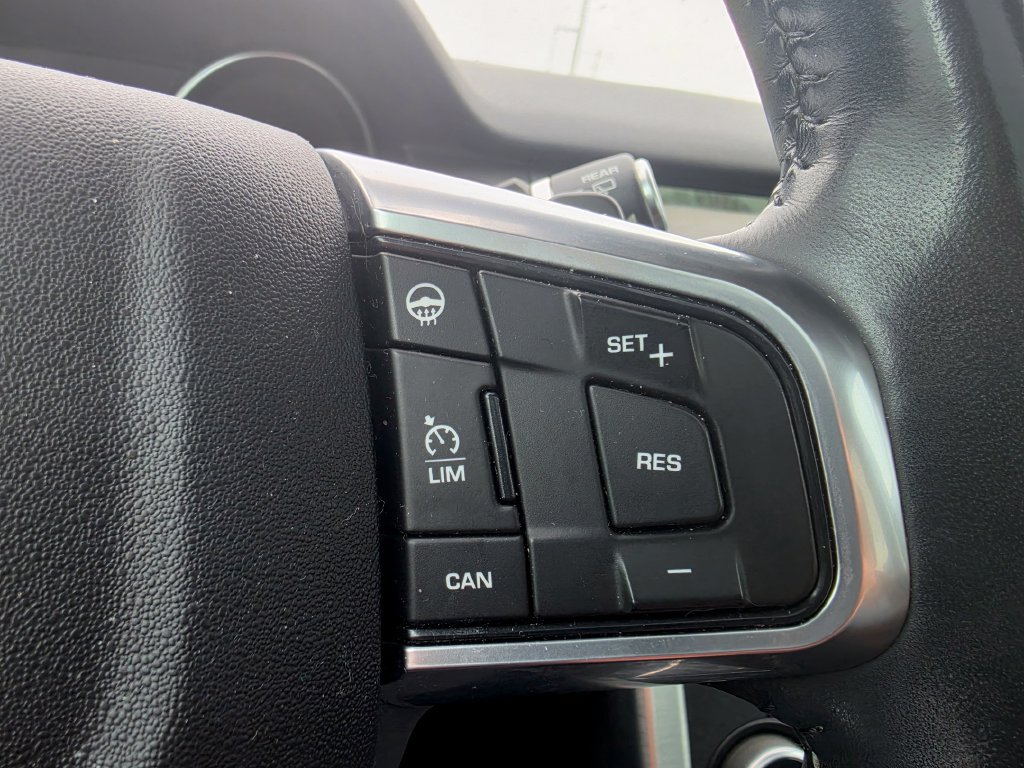 Used 2017 Land Rover Discovery Sport HSE AWD/4WD image 22