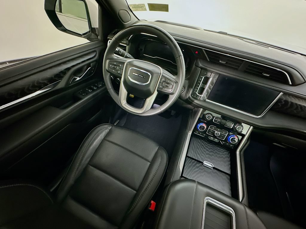 Used 2023 GMC Yukon Denali w/ LPO, Floor Liner Package AWD/4WD image 9
