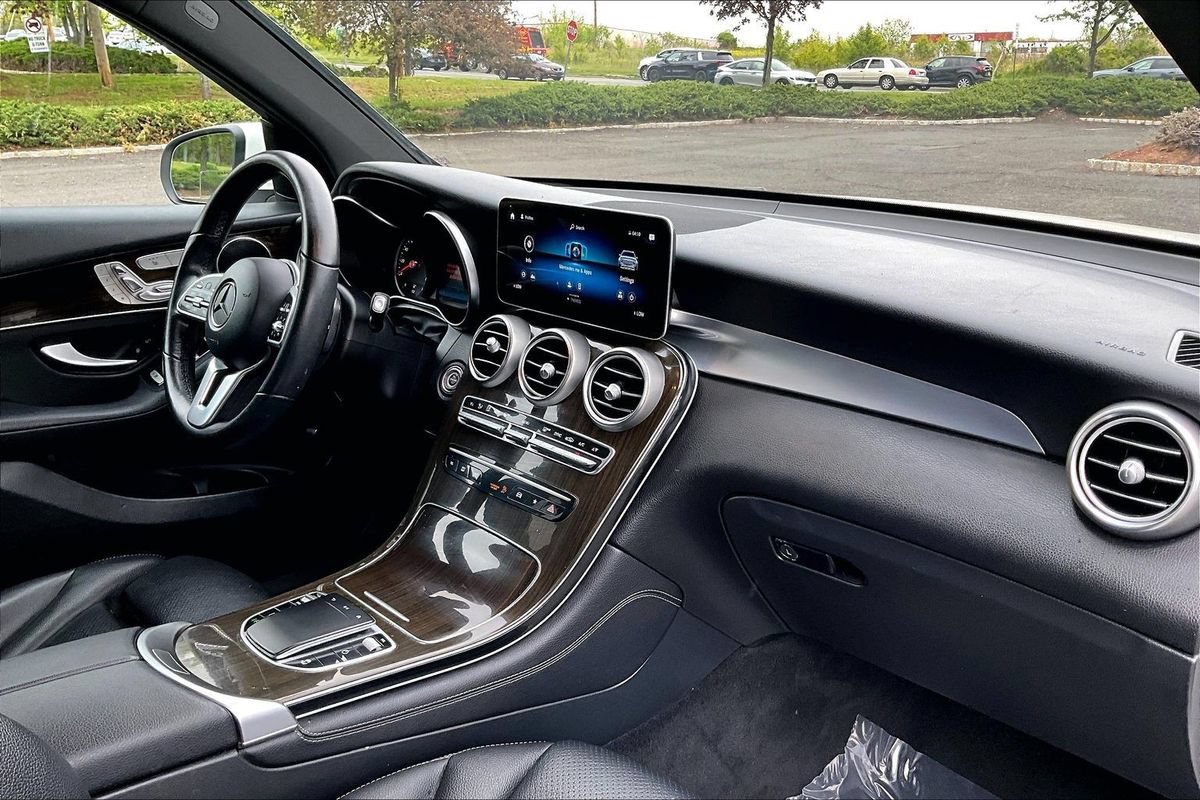 Used 2020 Mercedes-Benz GLC 300 4MATIC image 12