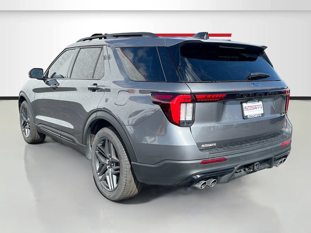 Used 2025 Ford Explorer ST AWD/4WD image 5