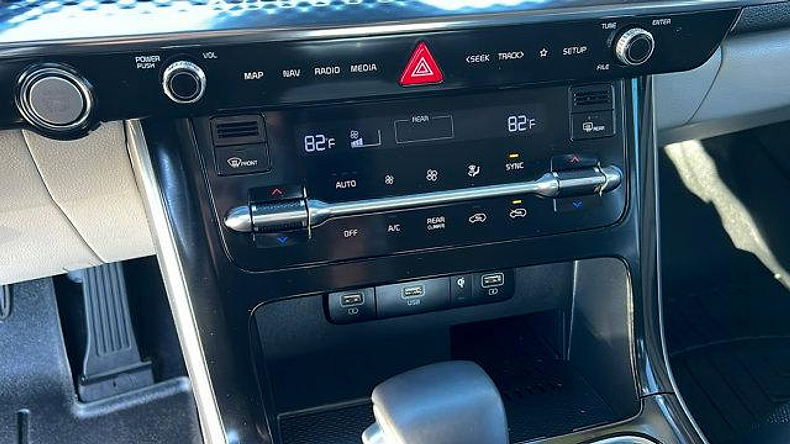 Used 2023 Kia Carnival SX Prestige image 22