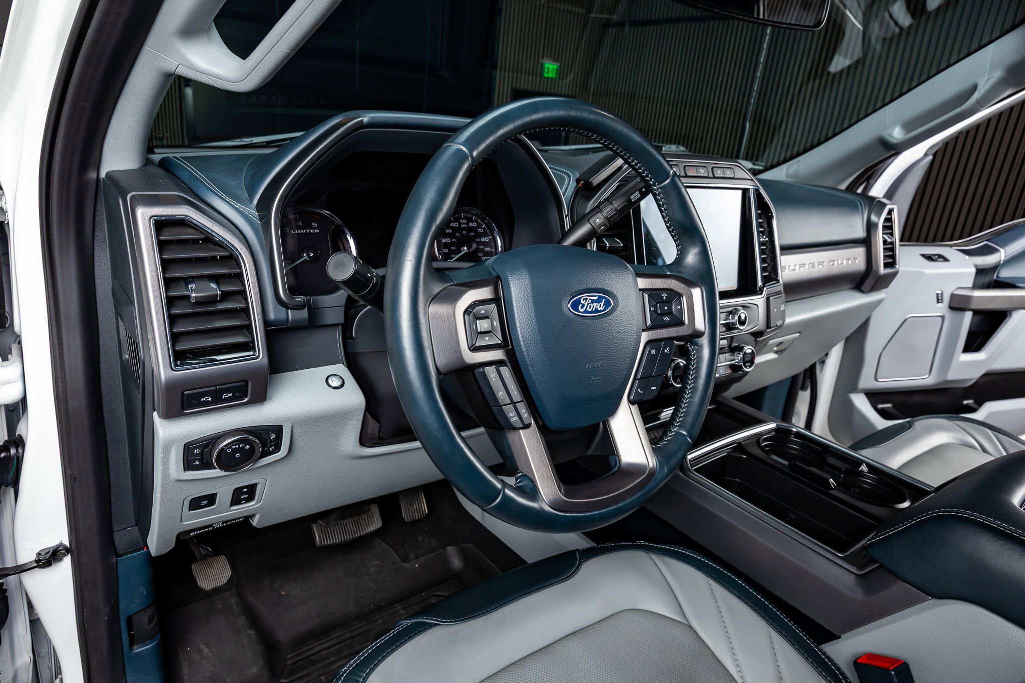 Used 2022 Ford F250 Limited image 16