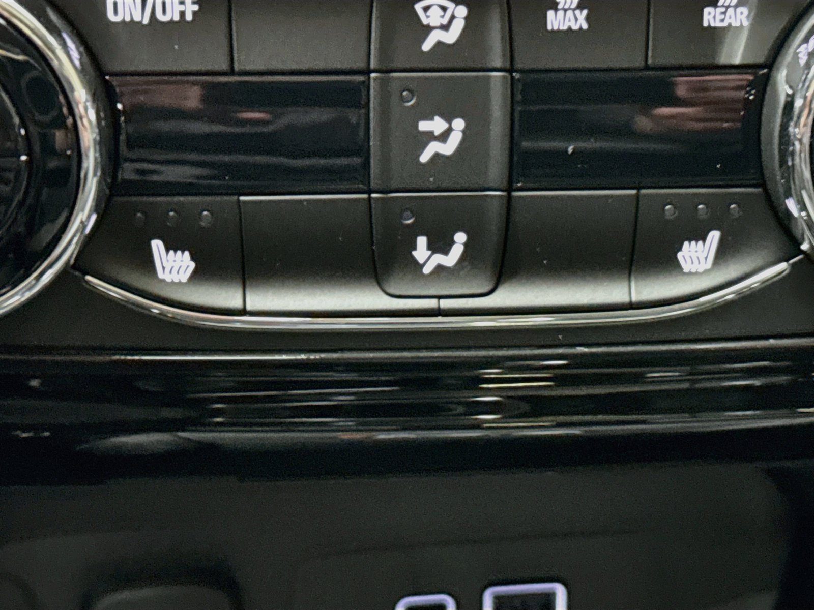 New 2026 Chevrolet Trax ACTIV w/ Sunroof Package FWD image 23