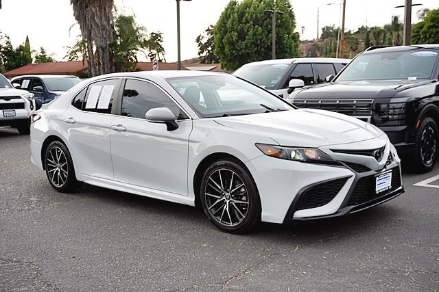 Used 2023 Toyota Camry SE FWD image 6