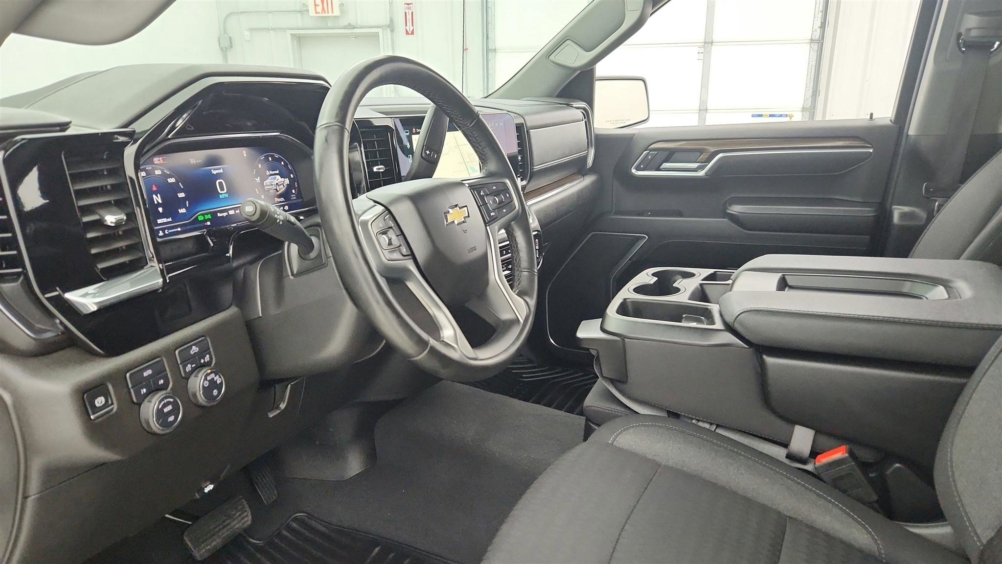 Used 2025 Chevrolet Silverado 1500 LT image 25