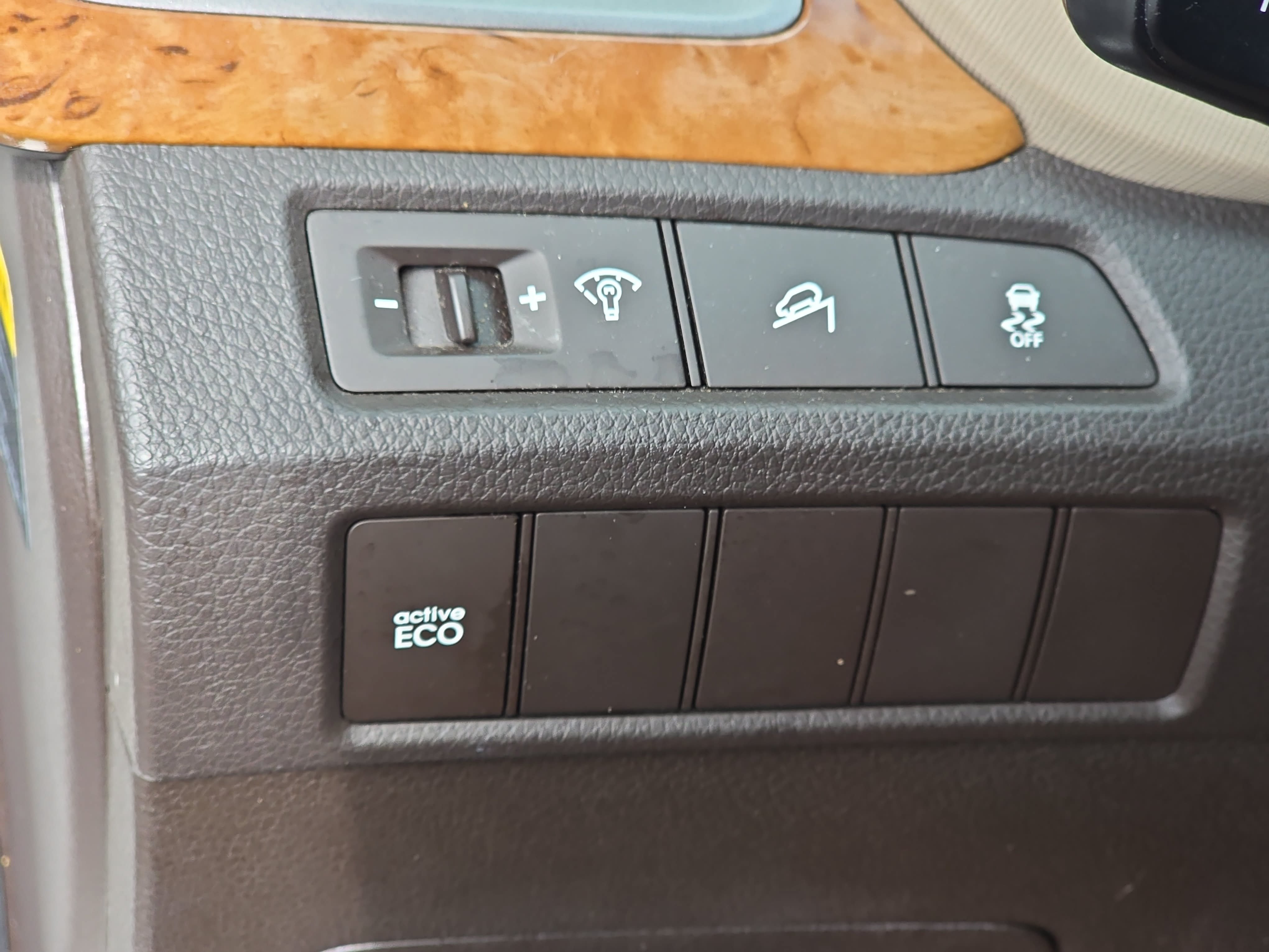 Used 2016 Hyundai Santa Fe Sport w/ Option Group 02 FWD image 25