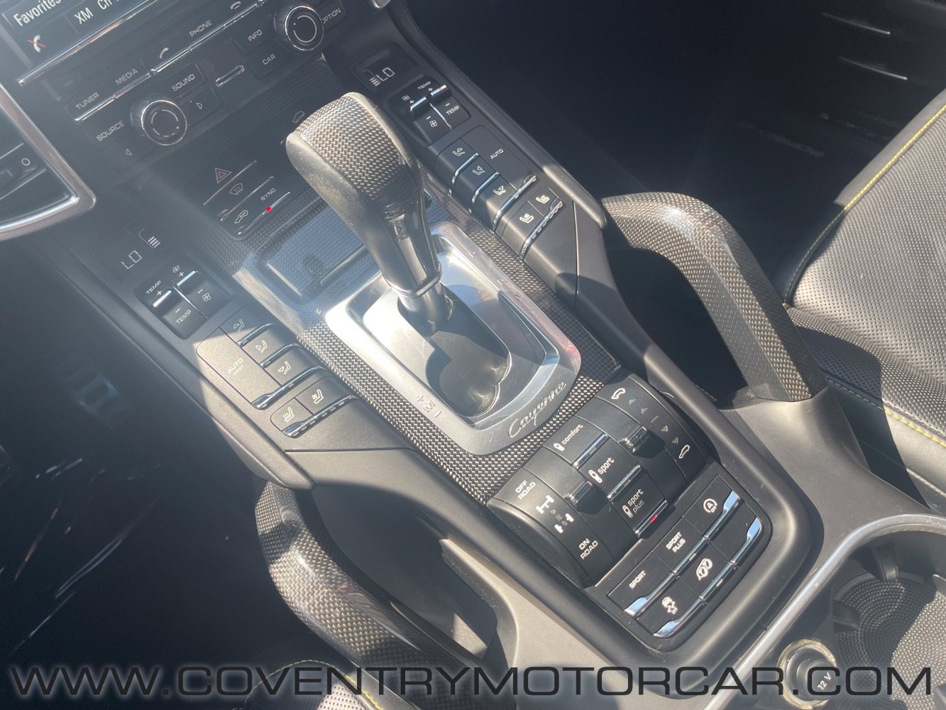 Used 2016 Porsche Cayenne Turbo S image 19