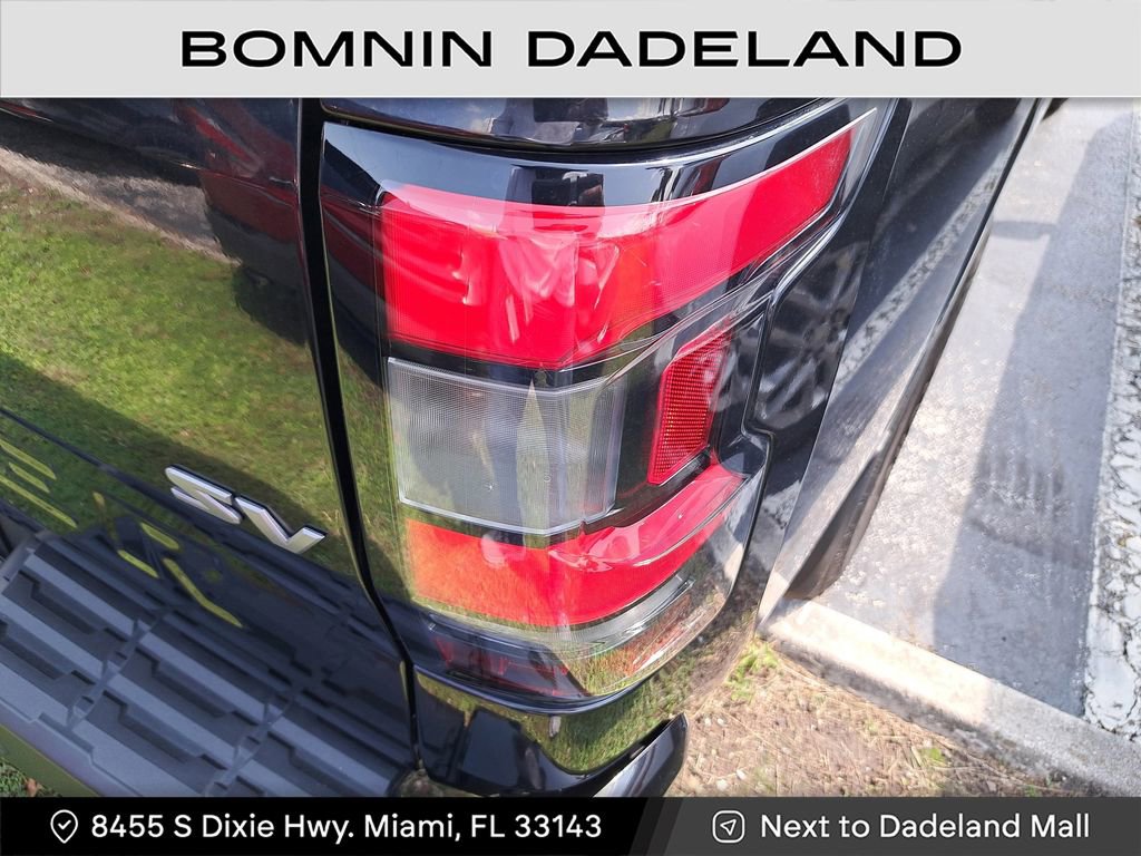 Used 2022 Nissan Frontier SV image 5