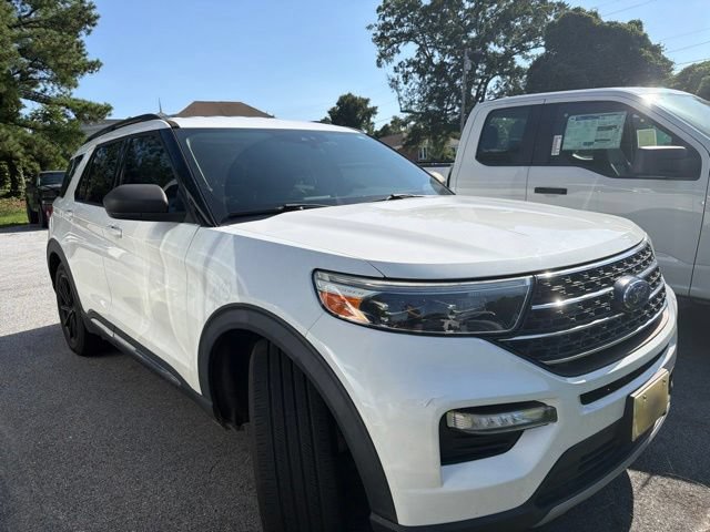 Used 2020 Ford Explorer XLT w/ Equipment Group 202A RWD image 4