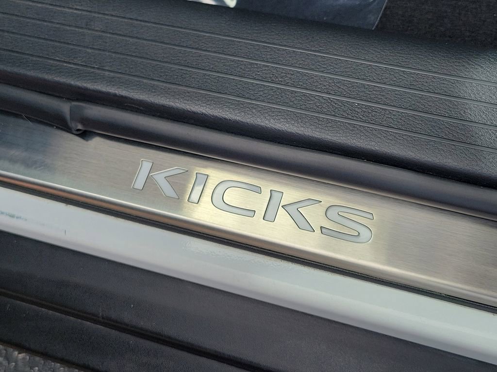 Used 2024 Nissan Kicks SR w/ SR Premium Package image 20