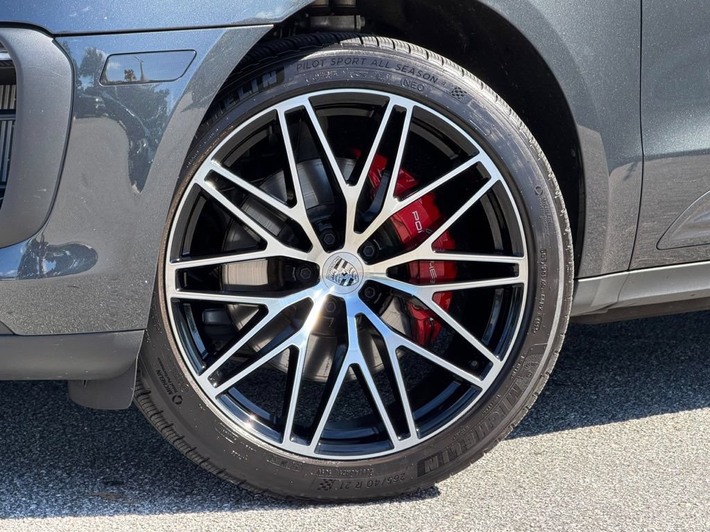 Certified 2025 Porsche Macan S AWD/4WD image 22