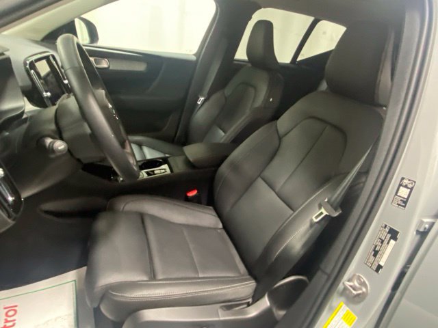 Used 2026 Volvo XC40 B5 Plus AWD/4WD image 11
