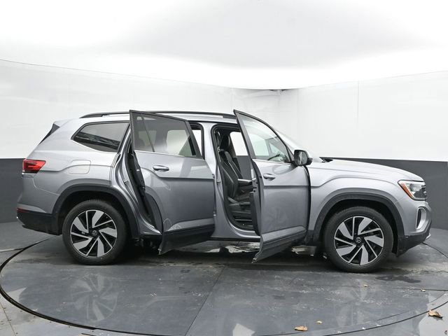 Used 2024 Volkswagen Atlas SE image 38