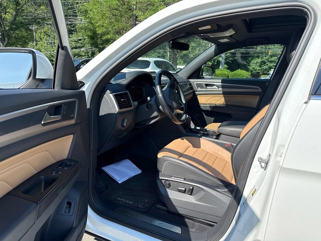 Used 2020 Volkswagen Atlas Cross Sport SEL Premium AWD/4WD image 14