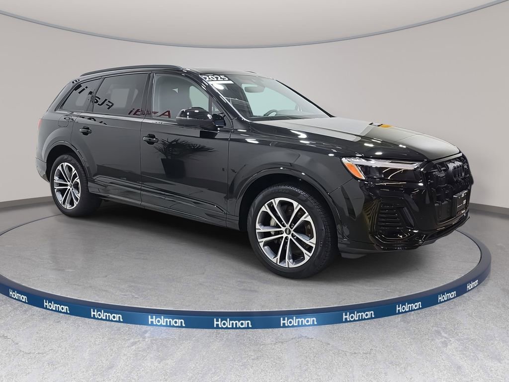 Certified 2025 Audi Q7 2.0T Premium w/ Convenience Plus Package image 4