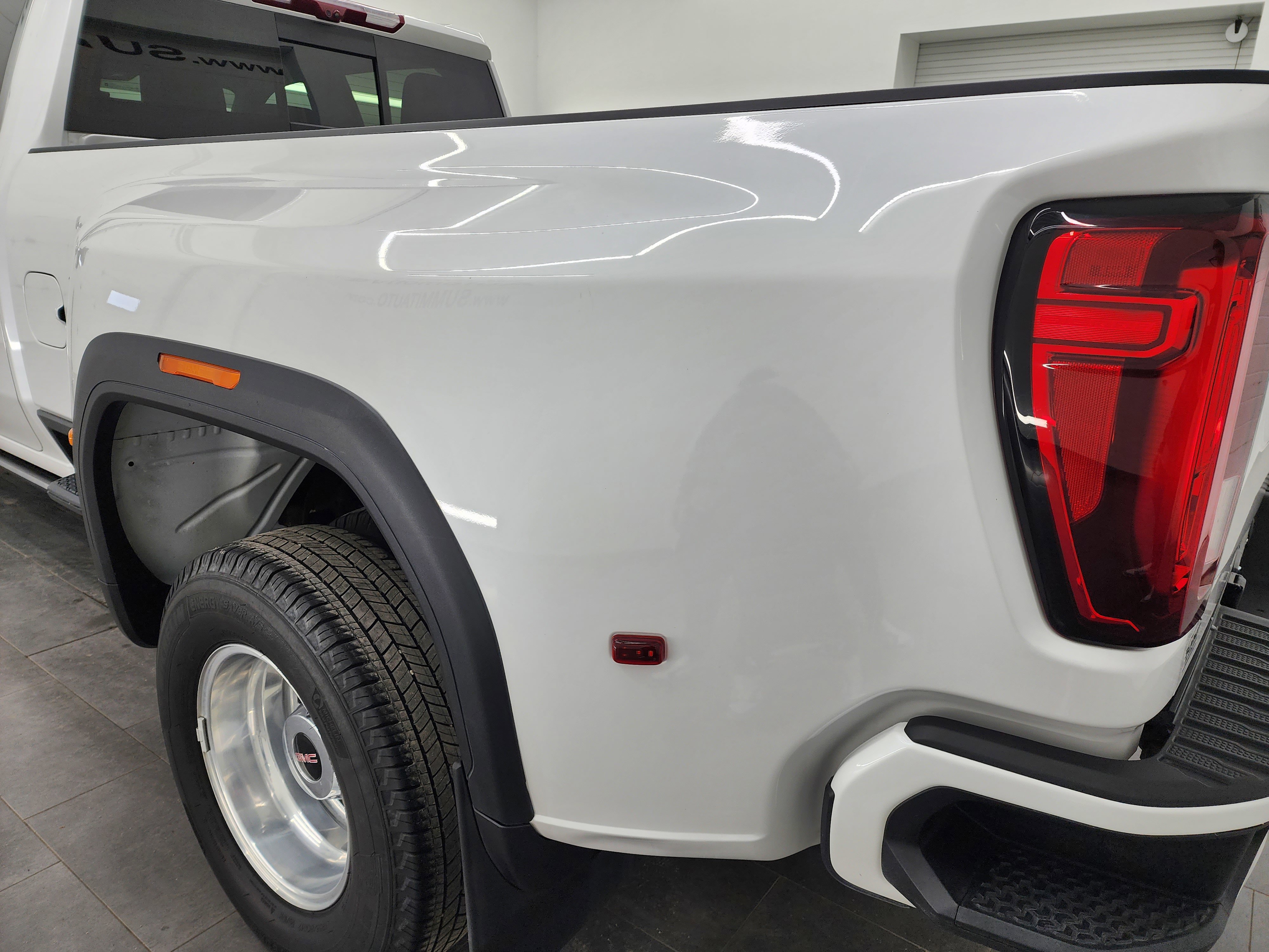 Used 2023 GMC Sierra 3500 Denali w/ Denali Ultimate Package image 39