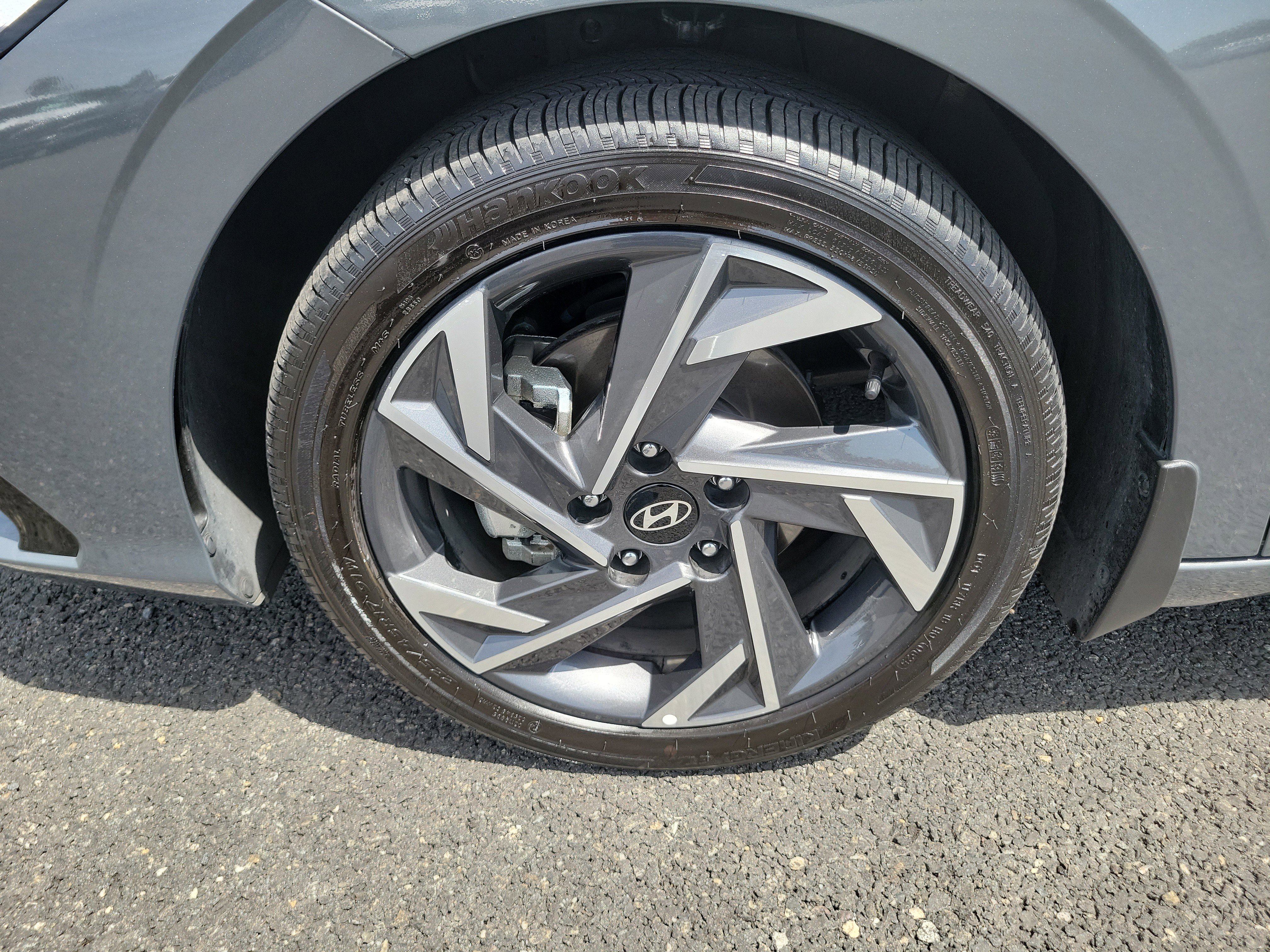 Certified 2025 Hyundai Elantra Limited image 28