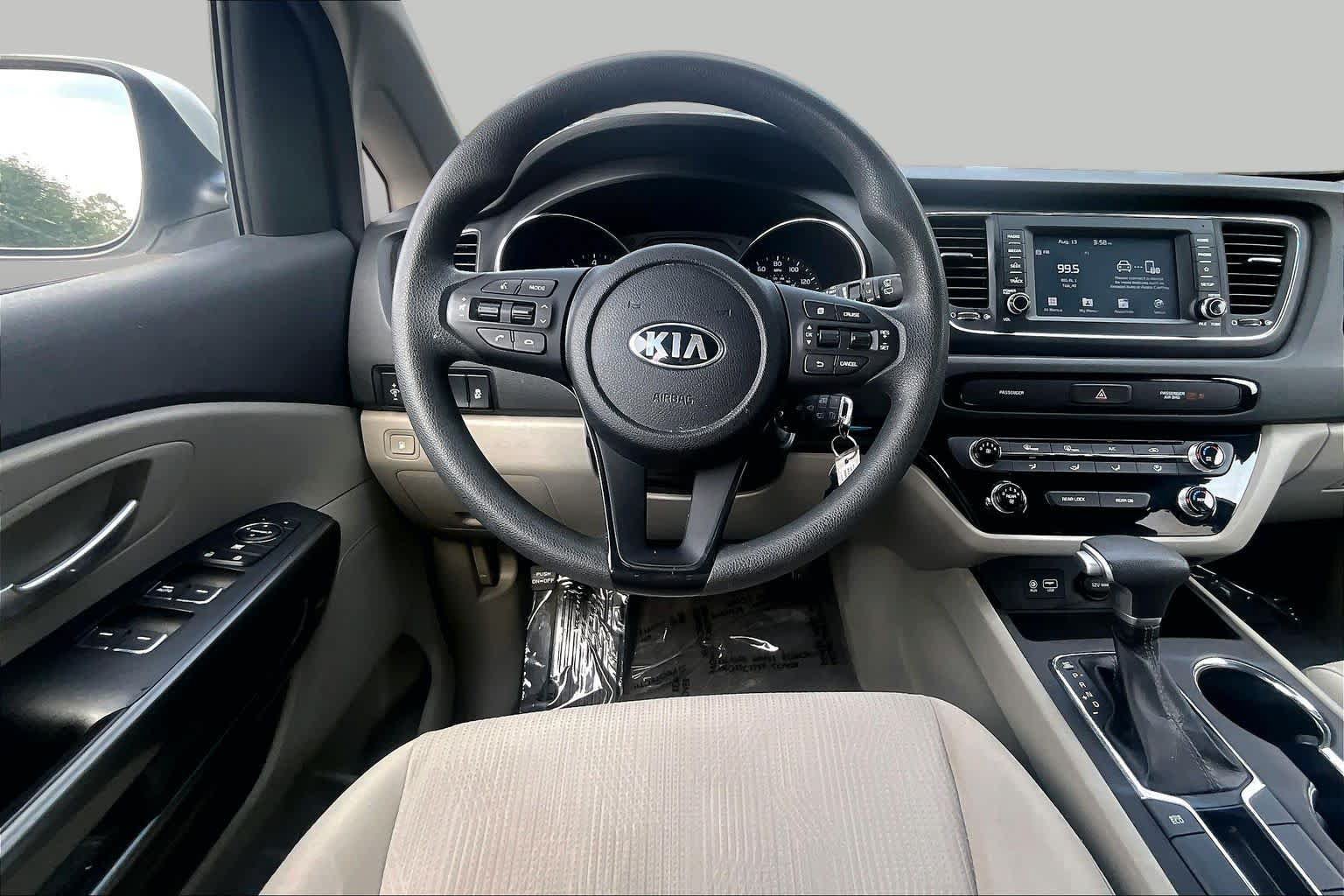 Used 2021 Kia Sedona LX FWD image 6