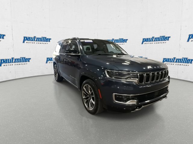 Used 2023 Jeep Wagoneer Series III w/ Premium Group I AWD/4WD image 3