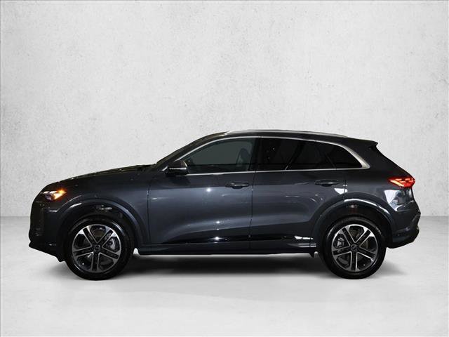 Used 2025 Audi Q5 Premium w/ Convenience Package image 10
