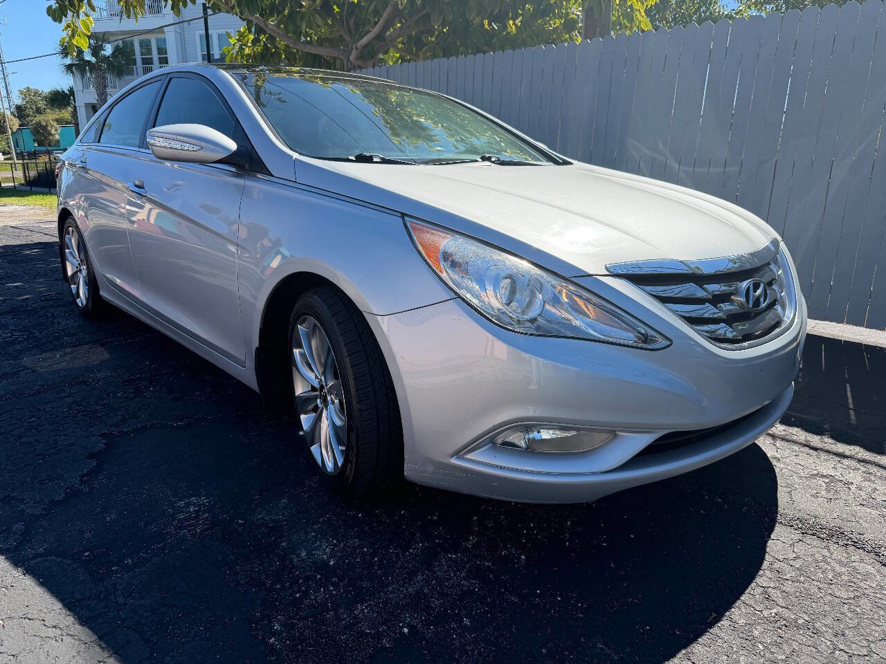 Used 2012 Hyundai Sonata Limited w/ Navigation Pkg image 1