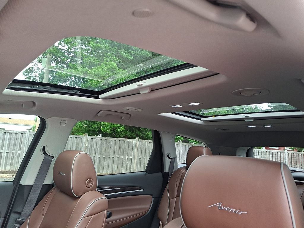 Used 2021 Buick Enclave Avenir w/ Avenir Technology Package AWD/4WD image 28