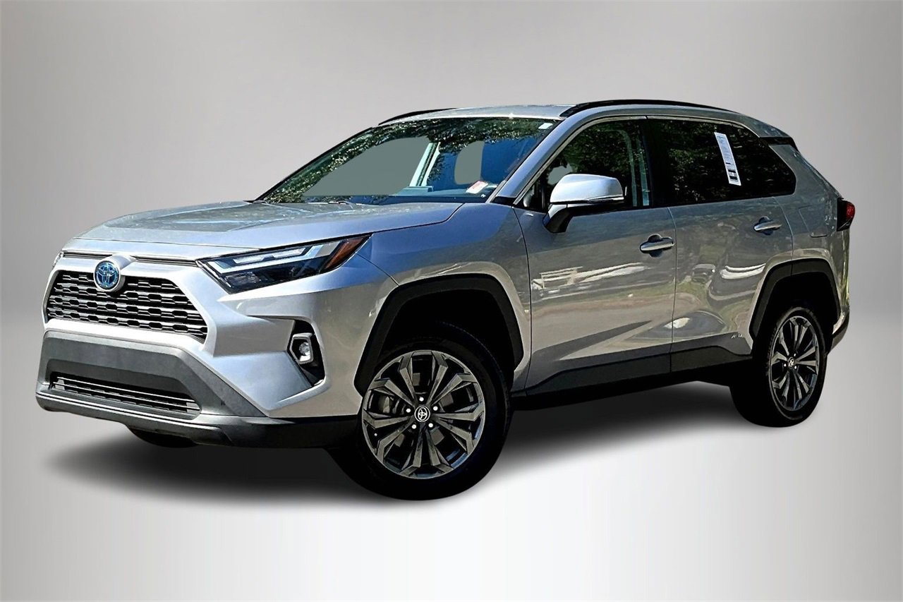 Used 2022 Toyota RAV4 XLE Premium image 1