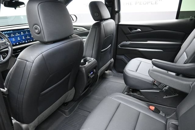 Certified 2025 Chevrolet Traverse LT w/ Sun and Wheel Package FWD image 25