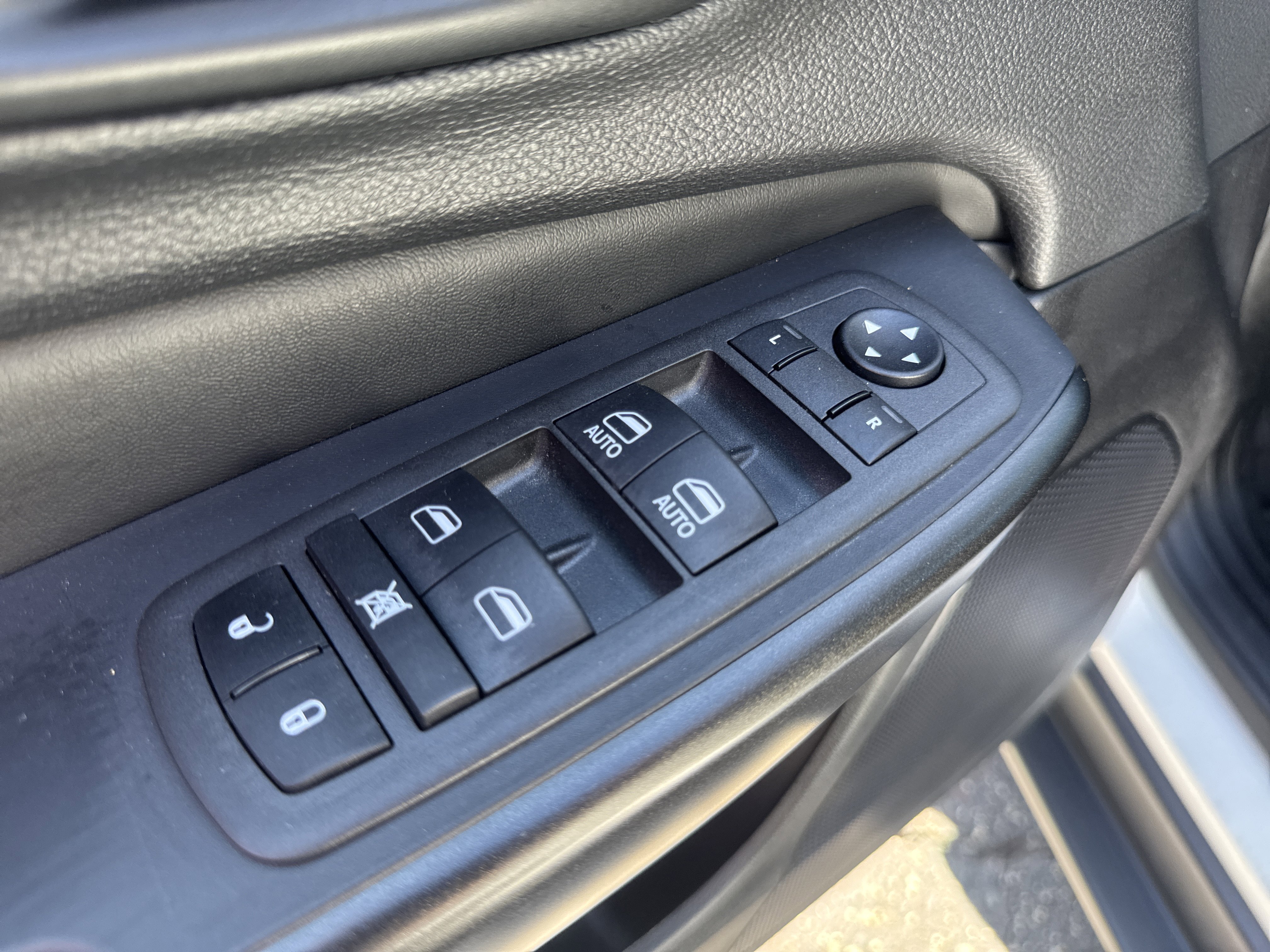 Used 2022 Jeep Cherokee Trailhawk w/ Trailer Tow Group AWD/4WD image 14