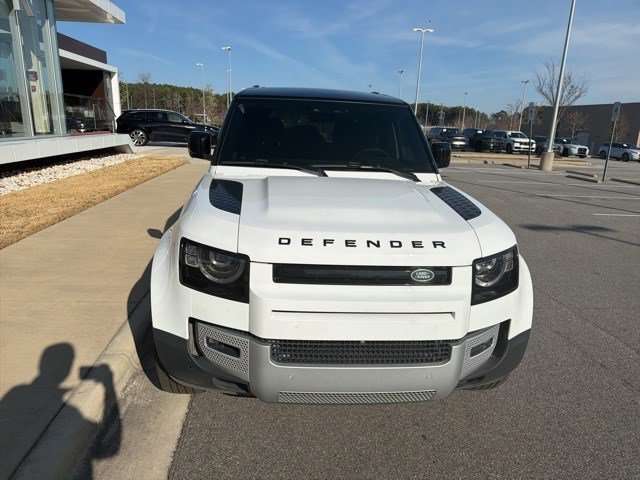 Used 2025 Land Rover Defender 110 S image 21