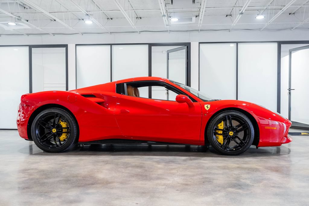 Used 2018 Ferrari 488 Spider RWD image 2