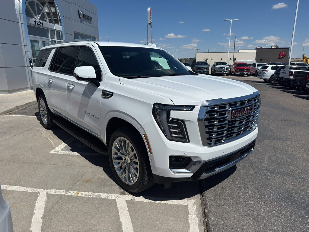 Used 2025 GMC Yukon XL Denali AWD/4WD image 7