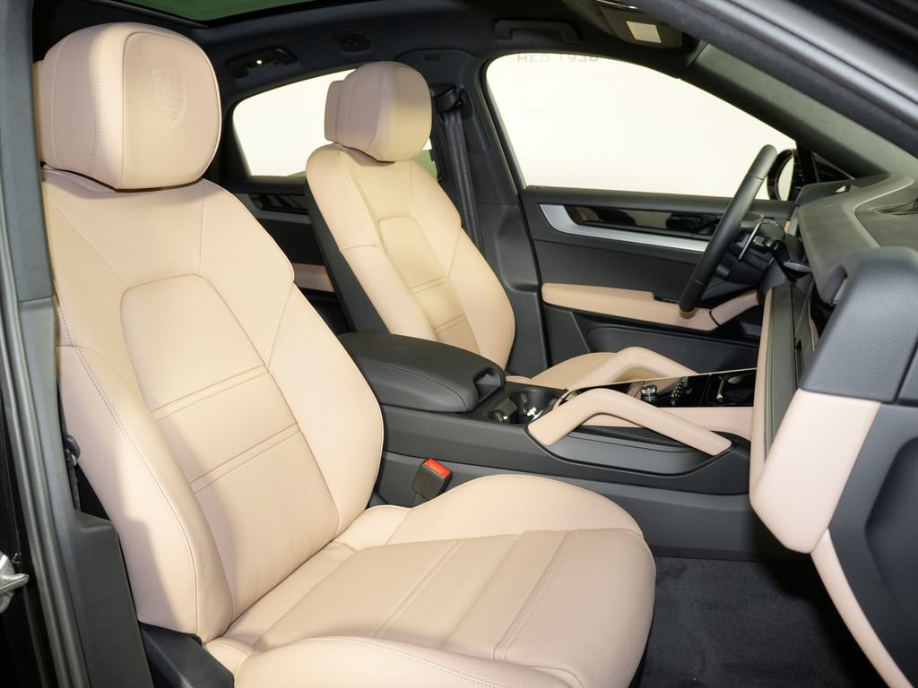 New 2026 Porsche Cayenne Coupe AWD/4WD image 41