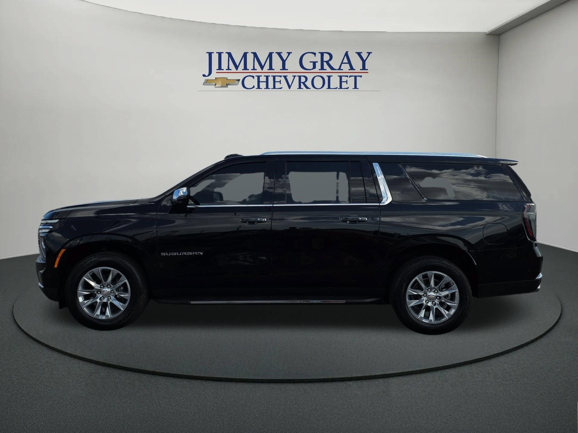 Used 2026 Chevrolet Suburban Premier w/ Sun And Tow Package RWD image 2
