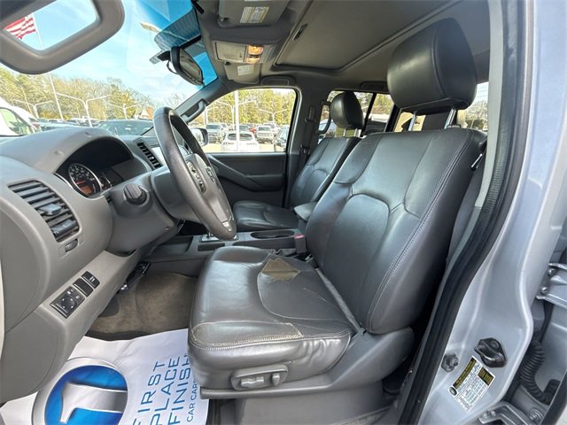 Used 2012 Nissan Frontier SL w/ Moonroof Pkg image 13